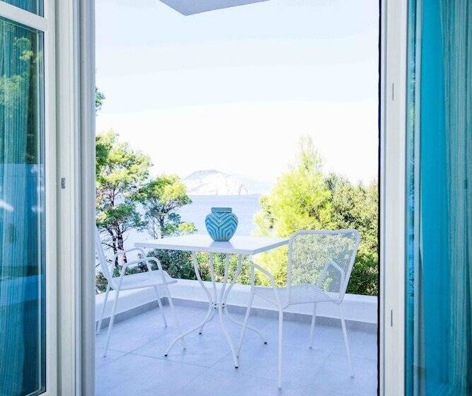 سوییت جونیور با چشمانداز دریا, Marpunta Resort, Santikos Collection