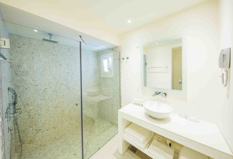 سوییت جونیور با چشمانداز دریا, Marpunta Resort, Santikos Collection