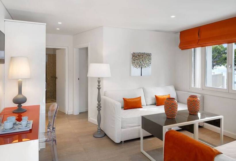 سوییت با چشمانداز دریا, Marpunta Resort, Santikos Collection