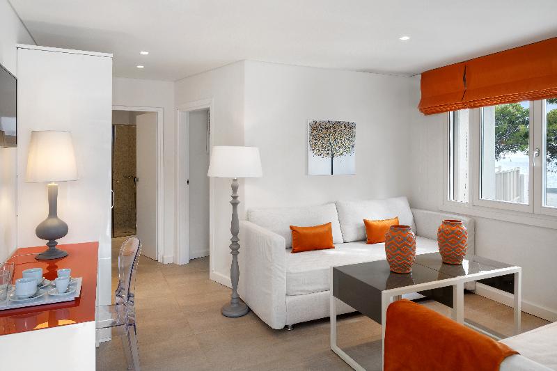 سوییت با چشمانداز دریا, Marpunta Resort, Santikos Collection