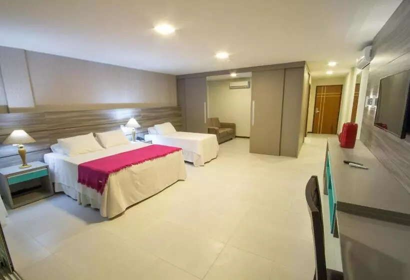 سوییت لوکس, Praia Dourada