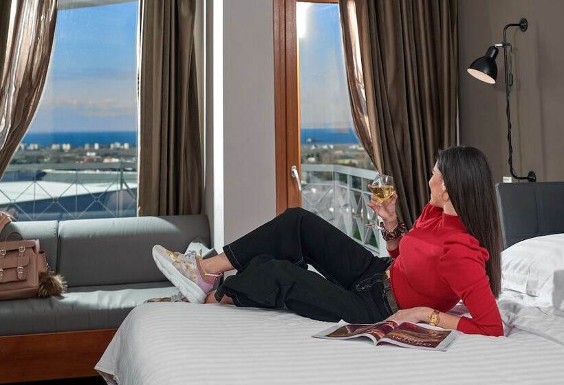 غرفة قياسية مطلّة علي البحر, Royal Hotel Thessaloniki