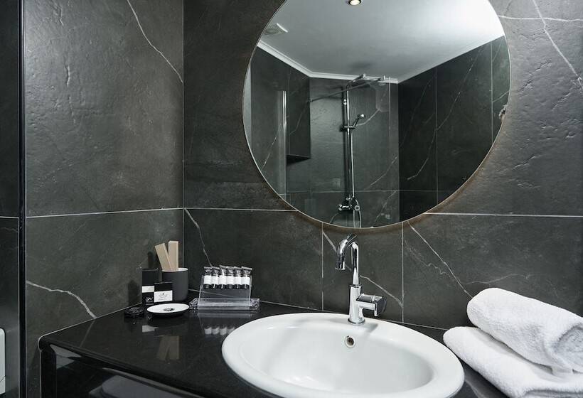 غرفة قياسية ثلاثية, Royal Hotel Thessaloniki