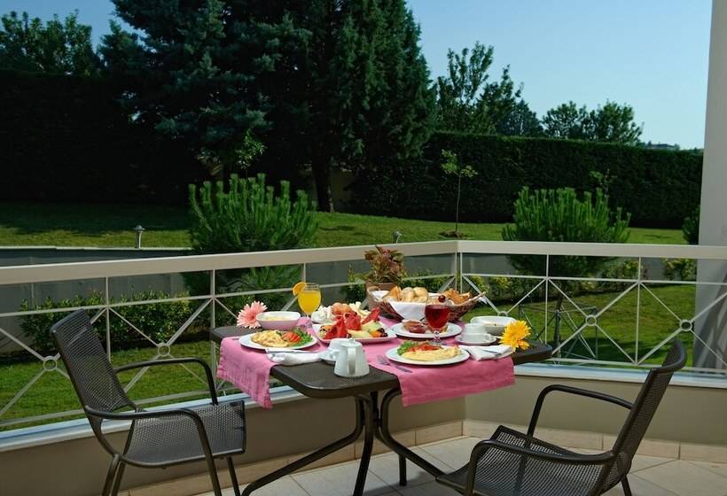 غرفة قياسية ثلاثية, Royal Hotel Thessaloniki