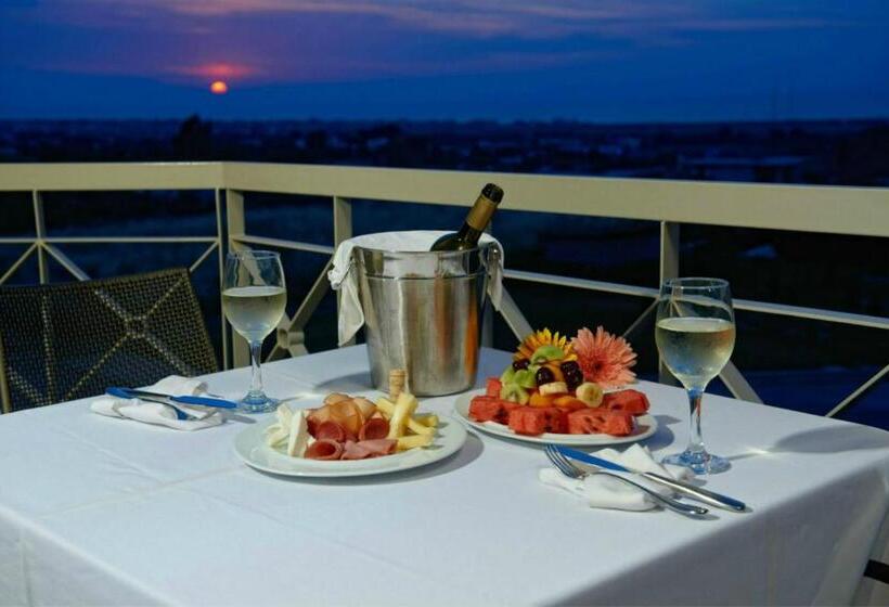 جناح جونيور, Royal Hotel Thessaloniki