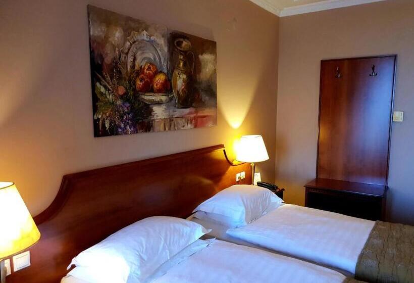 غرفة قياسية ثلاثية, Royal Hotel Thessaloniki