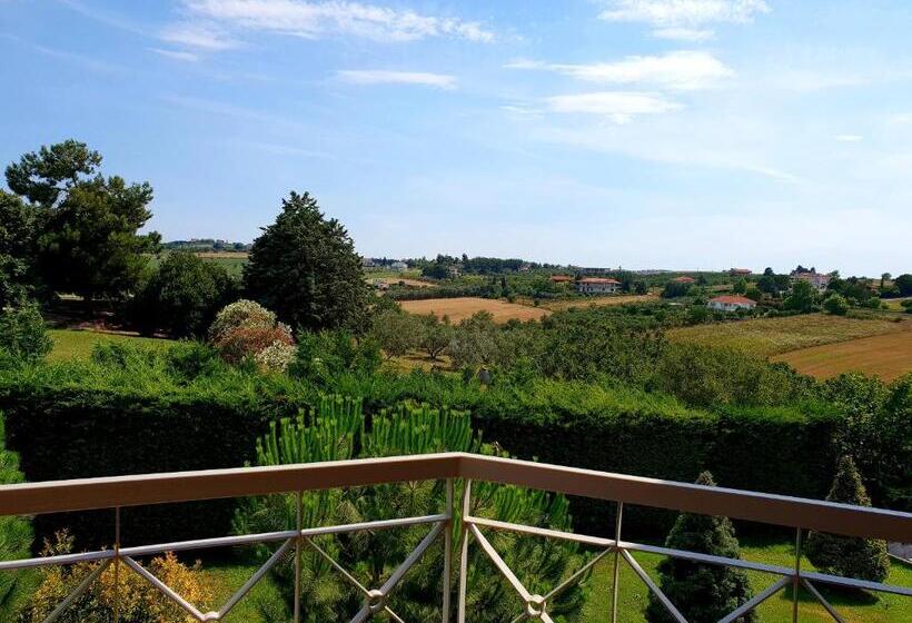 غرفة قياسية ثلاثية, Royal Hotel Thessaloniki