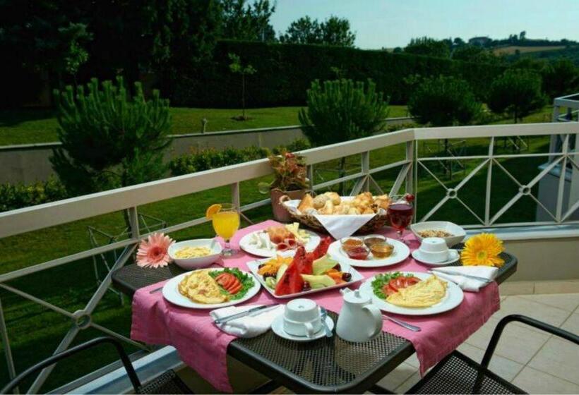 غرفة عائلية, Royal Hotel Thessaloniki