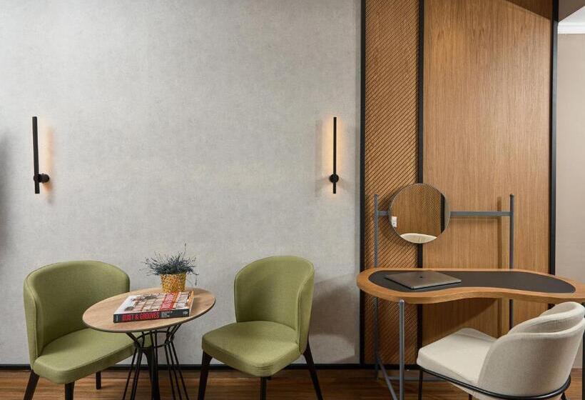 غرفة قياسية ثلاثية, Royal Hotel Thessaloniki