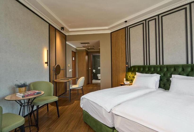 غرفة قياسية ثلاثية, Royal Hotel Thessaloniki