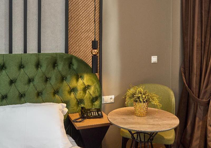 غرفة قياسية ثلاثية, Royal Hotel Thessaloniki