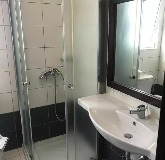 Chambre Standard Individuelle, Saint Amon