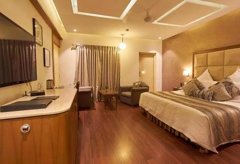 Executive-huone, Sandesh The Prince