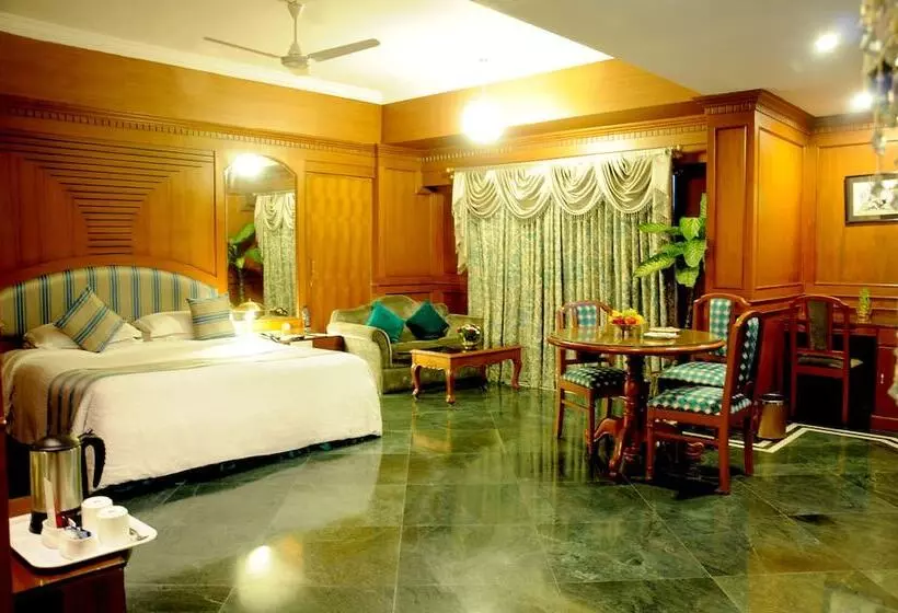 Executive-sviitti, Sandesh The Prince