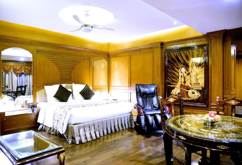 جناح بريميوم, Sandesh The Prince