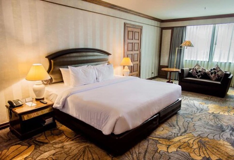 디럭스 룸, The Twin Lotus