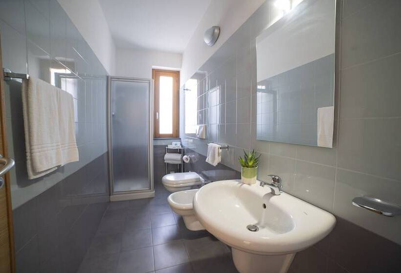 家庭间, Voi Baia Di Tindari Resort