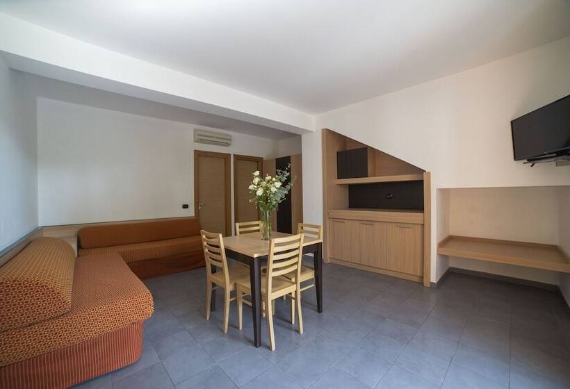 家庭间, Voi Baia Di Tindari Resort