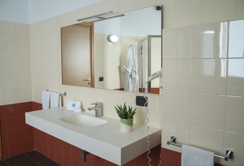 四人高级间, Voi Baia Di Tindari Resort