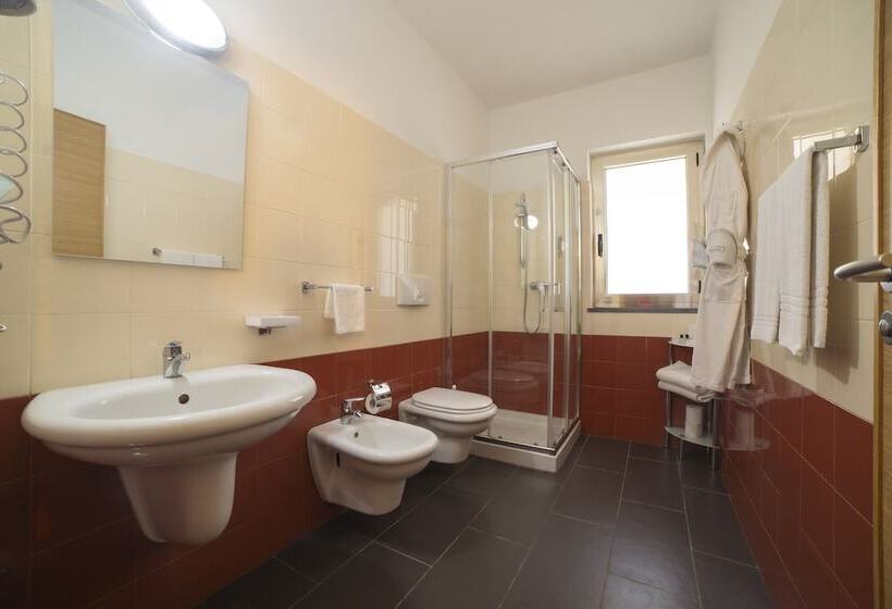 四人高级间, Voi Baia Di Tindari Resort