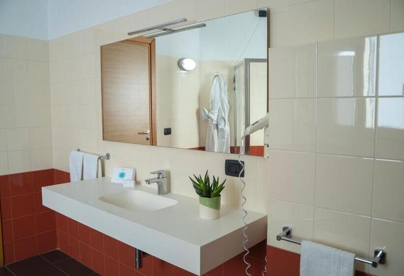 四人高级间, Voi Baia Di Tindari Resort