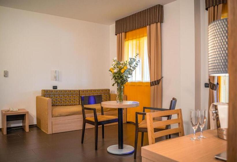 四人高级间, Voi Baia Di Tindari Resort