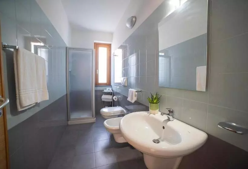 اتاق خانوادگی, Voi Baia Di Tindari Resort