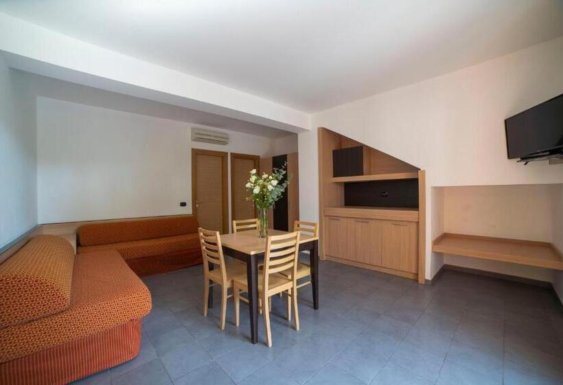 家庭间, Voi Baia Di Tindari Resort