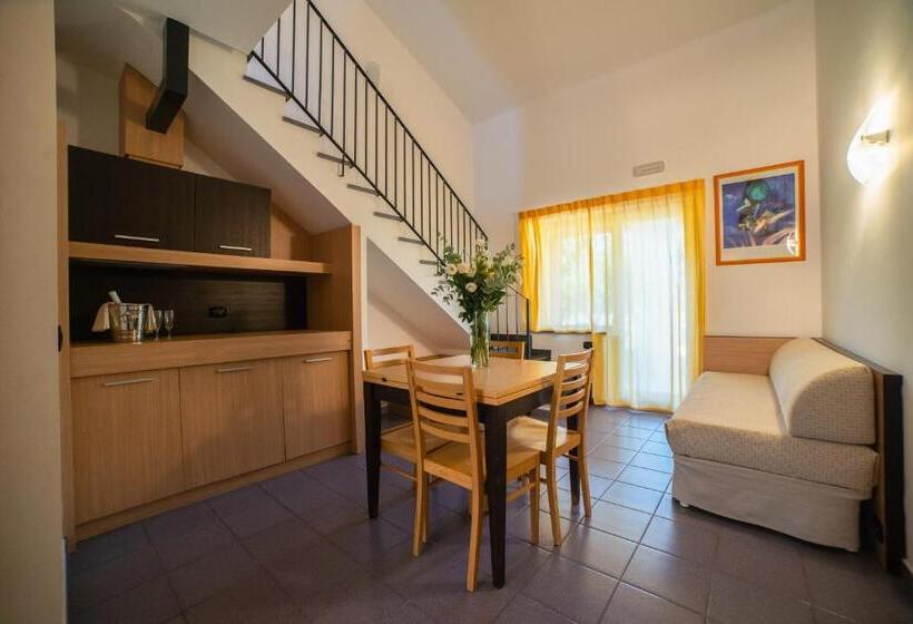 家庭间, Voi Baia Di Tindari Resort