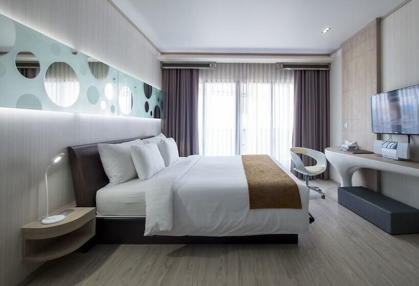디럭스 룸, Pattaya Discovery Beach Hotel   Sha Extra Plus