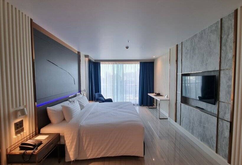디럭스 룸, Pattaya Discovery Beach Hotel   Sha Extra Plus