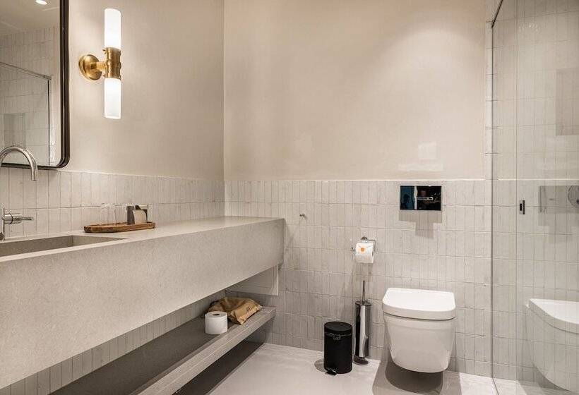 اتاق سوپریور, Att I Kvadraturen