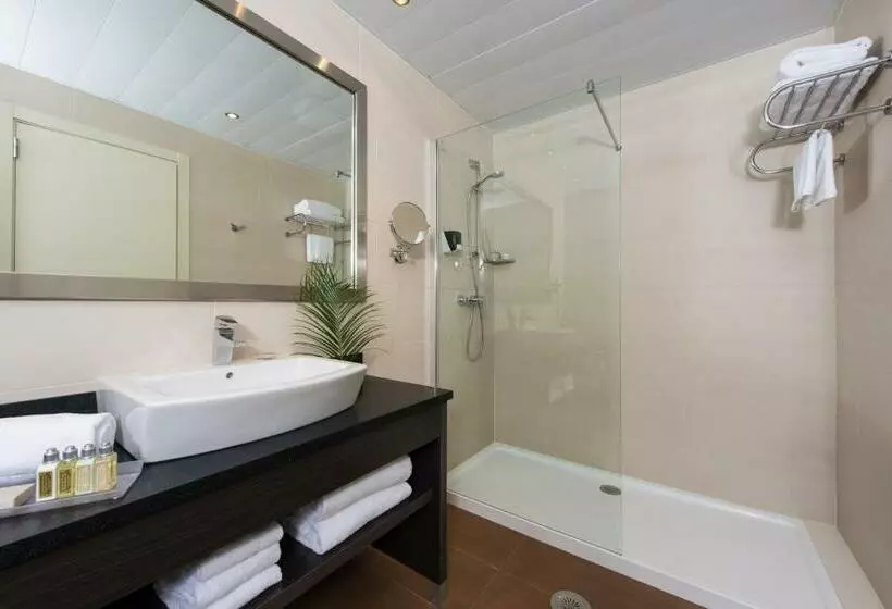 1 Bedroom Deluxe Apartment