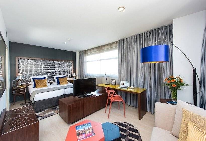 استودیوی لوکس, Naitly Barcelona Poblenou