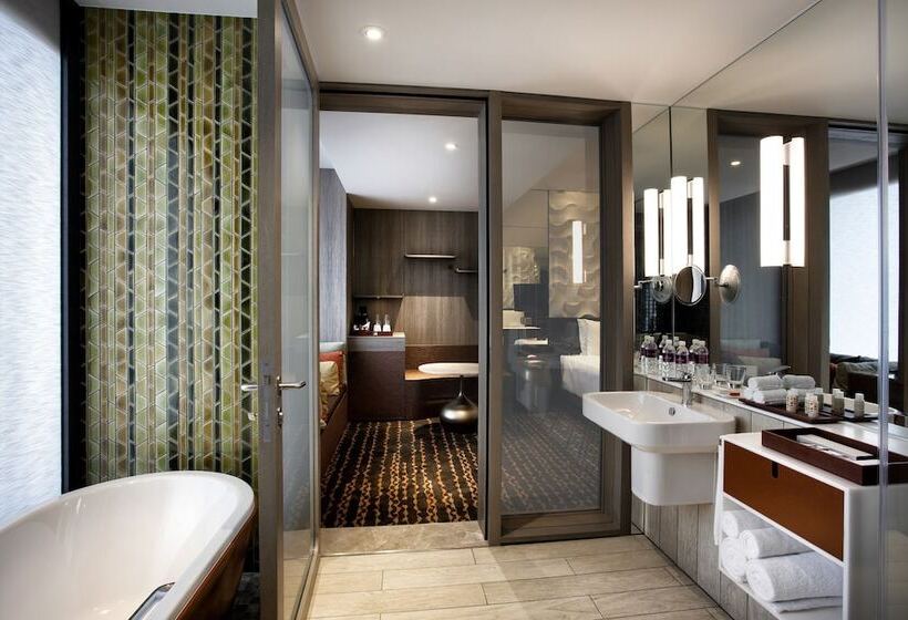 اتاق استاندارد, Crowne Plaza Changi Airport, An Ihg