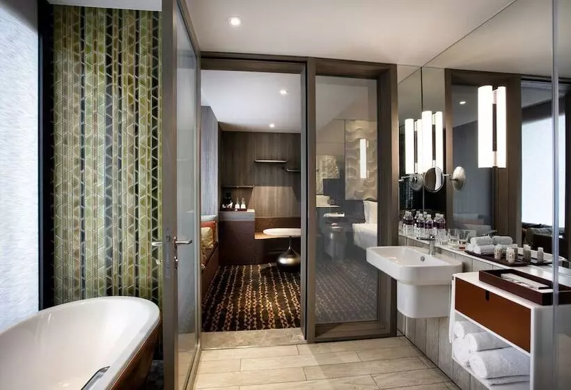 اتاق استاندارد, Crowne Plaza Changi Airport, An Ihg