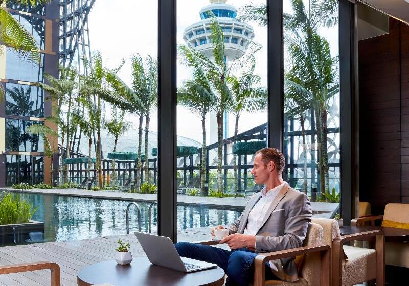 اتاق پرمیوم, Crowne Plaza Changi Airport, An Ihg