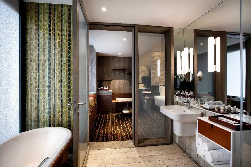 اتاق استاندارد, Crowne Plaza Changi Airport, An Ihg
