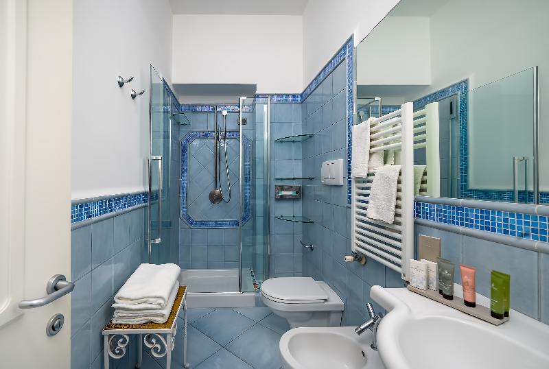 اتاق استاندارد با تخت بزرگ, Crowne Plaza Changi Airport, An Ihg