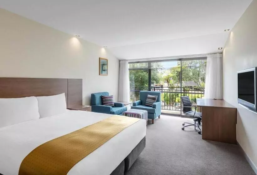 キングサイズベッドのスタンダードルーム, Holiday Inn Auckland Airport, An Ihg