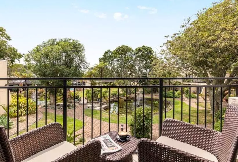 キングサイズベッドのスイートルーム, Holiday Inn Auckland Airport, An Ihg