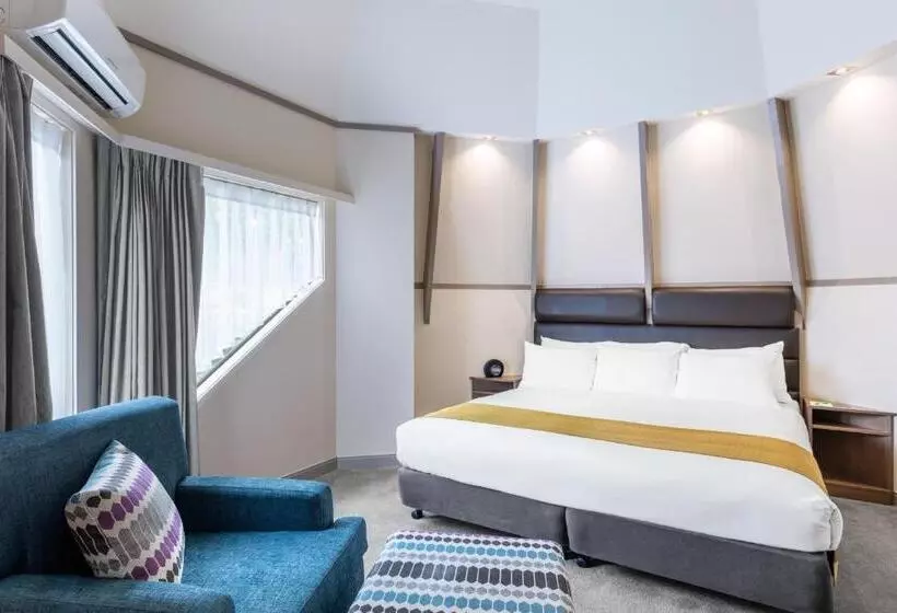 キングサイズベッドのスイートルーム, Holiday Inn Auckland Airport, An Ihg