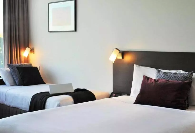 クイーンベッドのスーペリアルーム, Ibis Melbourne Glen Waverley