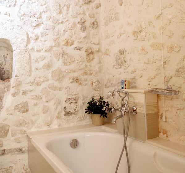 スタンダードトリプルルーム, Leo