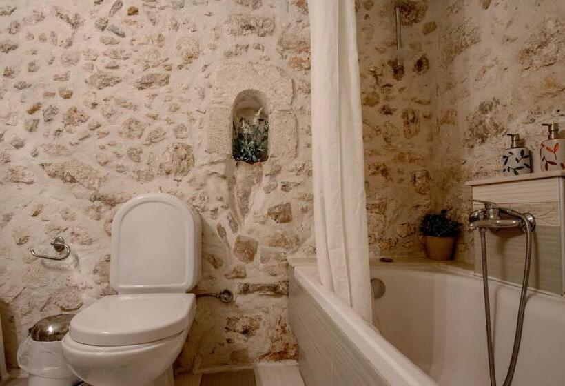 スタンダードトリプルルーム, Leo