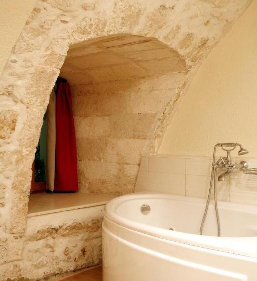 スタンダードルーム, Leo