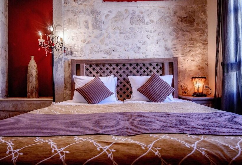 スタンダードトリプルルーム, Leo