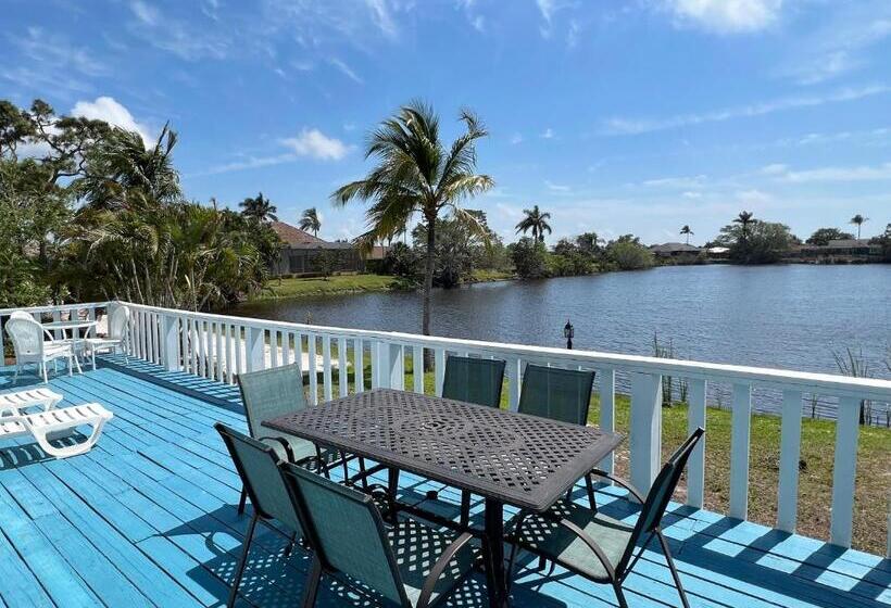 2 Bedrooms Suite 2 Bedrooms Lake View, Marco Island Lakeside Inn
