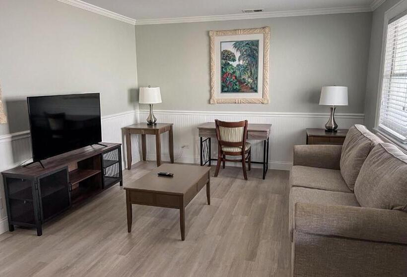 جناح, Marco Island Lakeside Inn