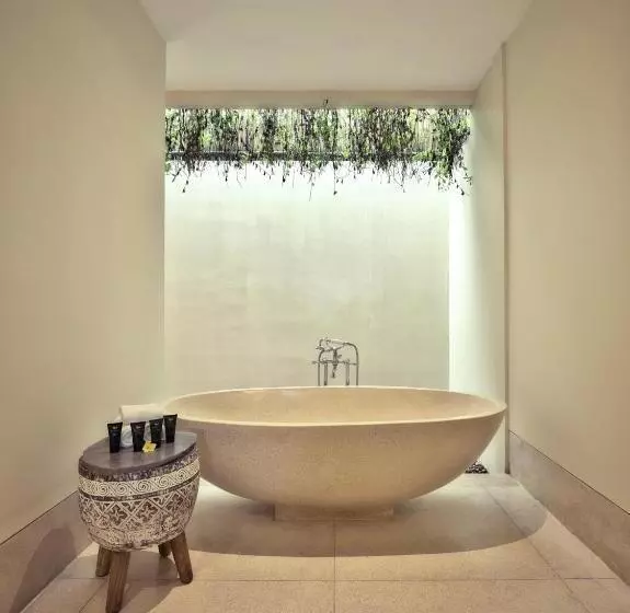 سوئیت رویال, Nandini Jungle By Hanging Gardens